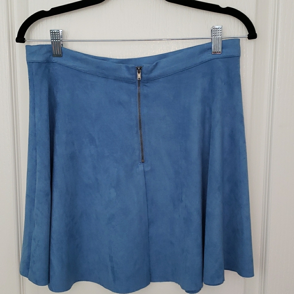 Skirt - Picture 2 of 4